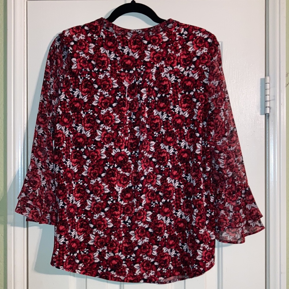 Charter Club / Floral Top / Size Petite Medium / EUC